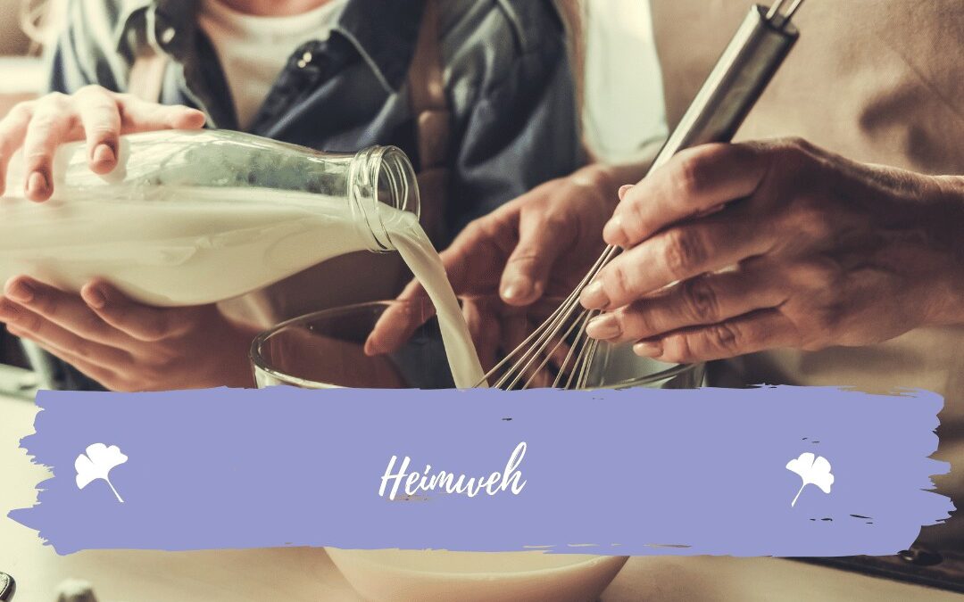 Oma und ein Mädchen beim Pfannkuchen backen